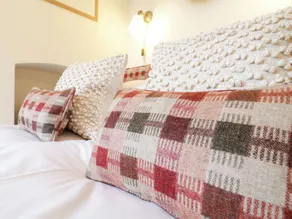 Compass Cottage - Room