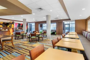 Fairfield Inn & Suites by Marriott Mebane - Restaurant