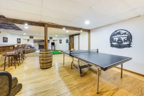 Pool, Deck, Game Room! Group Getaway on Fox River - Interni