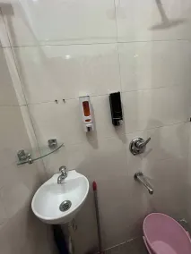 Entire 3bhk Luxury Flat in Zirakpur-Panchkula-Chandigarh-Mohali, Punjab, India - Bathroom