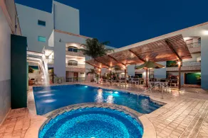 InHouse Hotel Culiacán - Piscine