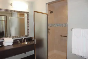 Turf Valley Resort - Bathroom
