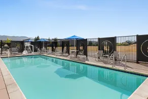 Holiday Inn Express & Suites - Ukiah by IHG - Piscine