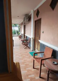 Hotel Bima - Lobby sitting area