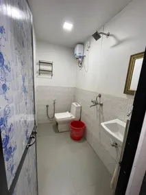 Sydney X cafe and Huts - Bathroom