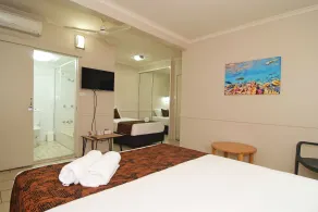 Comfort Inn Cairns City - Room