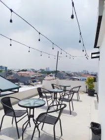 Puri Maju Hotel - Restaurant