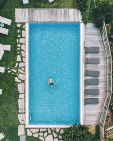 Paradox Plaza Hotel Near Delhi Airport - Pool