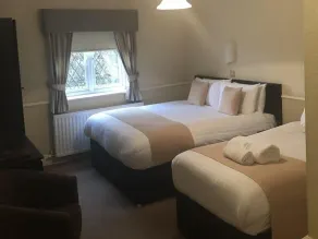 Bowes Incline Hotel - Room