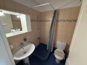 Vythos Rooms - Bathroom