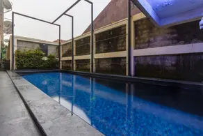 RedDoorz Premium @ Ampera Raya 2 - Pool