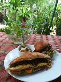 Mala's Home Stay - Restaurant