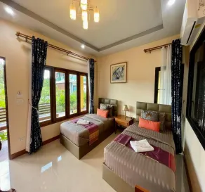 Capital O 75518 Baan Rose Resort Ao Luk - Habitación