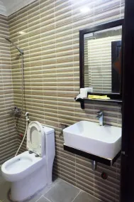 VIBOLA Guesthouse - Bathroom