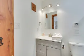Private Dock & River Views: Modern Gem in Waterloo - Interior
