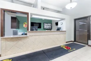 Super 8 by Wyndham Pierre SD - Hall