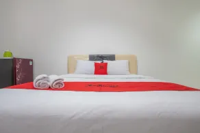 Reddoorz @ Kertajaya Surabaya - Room