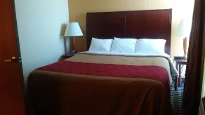 Econo Lodge Inn & Suites Brookings - Room