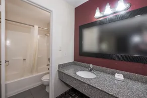 Red Roof Inn Mobile - Midtown - Badezimmer