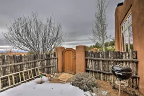 Adobe-Style Home w/ Views < 5 Mi to Santa Fe Plaza - Innvendig