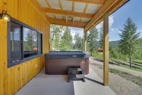 Lakeside Cabin w/ Hot Tub: 3 Mi to Flathead Lake! - Interior