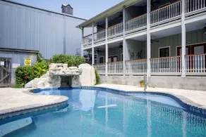 Gruene Reservations at the Village - Pool
