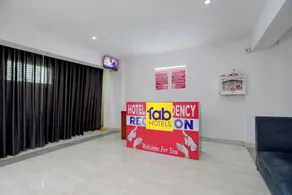 Fabhotel Hr Residency - Recepción