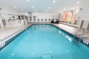 Holiday Inn Express Edmonton Downtown by IHG - Piscina