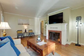 Centrally Located Cincinnati Escape w/ Deck & Yard - Innvendig