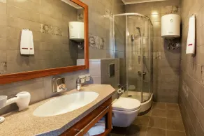 Twin Apart Hotel - Bathroom