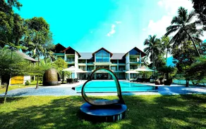 Malankara Palace Lake View Resort & Spa - Piscina