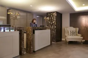 The Y Hotel - Réception