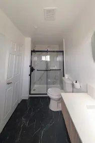 Luxury Inn Los Angeles - Norwalk - Bathroom