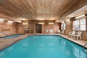Country Inn & Suites by Radisson, Kearney, NE - Piscine