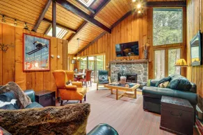 Jamaica Vacation Home w/ Deck: 8 Mi to Skiing! - Innenbereich