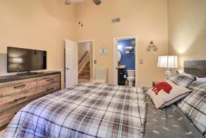 Sunny Sapphire Townhome w/ Resort Amenities! - Interior