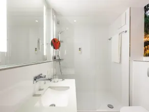 Mercure Hotel Düsseldorf Zentrum - Salle de bain