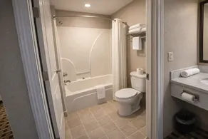 Springplace Inn & Suites - Bathroom