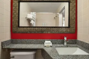 Super 8 by Wyndham Macon GA - Badeværelse