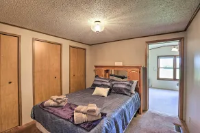Charming Burdett Home with Grill, Gazebo + Yard - Innenbereich