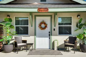 Couples Retreat! Shop, Dine, Explore Dtwn Oakdale - Interiör