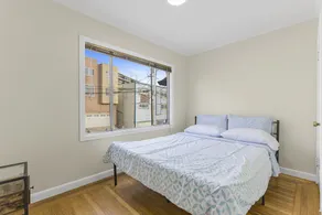 3 Bedroom 2 Bathroom House, Walkable to BART, Free Parking, Views - Room