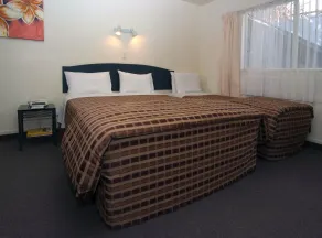 Baycourt Lakefront Motel - Chambre