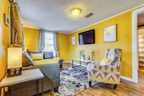 3 Mi to Lake Saracen: Pine Bluff Home w/ Grill! - Intérieur