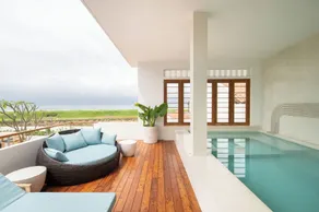 The Charleston - Pool