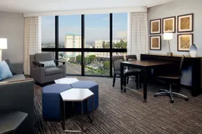 Embassy Suites by Hilton Los Angeles International Airport North - Chambre