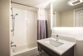 La Quinta by Wyndham Clearwater South - Salle de bain