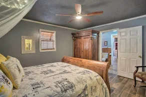 Charming Escape w/ Fire Pit in Summerville! - Rum