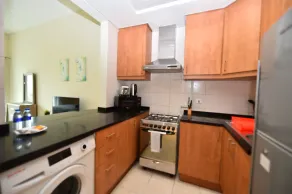 JHN - Fully Furnished Studio Apartment - Private kitchen