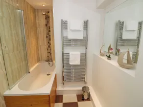 Fenny Marina Cottage - Bathroom